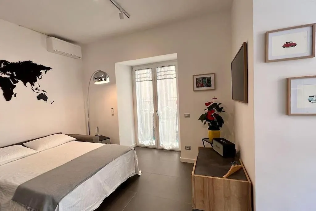 Casa Losito, Boutique Apartment 100 Mq In The Heart Of Naples! Italy