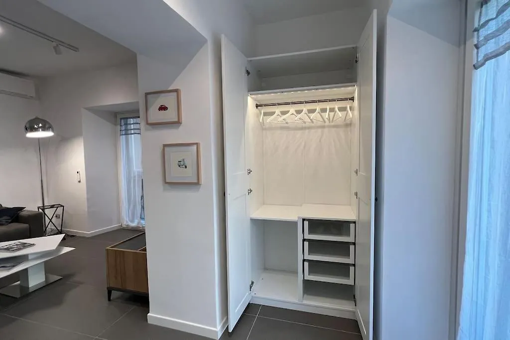 Casa Losito, Boutique Apartment 100 Mq In The Heart Of Naples!