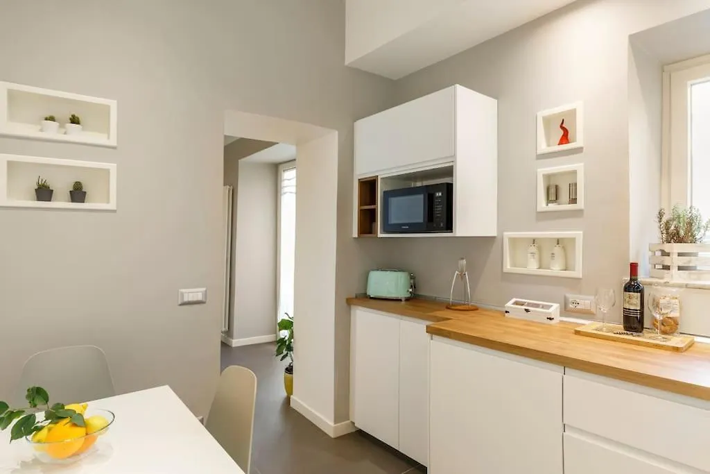 Casa Losito, Boutique Apartment 100 Mq In The Heart Of Naples! Italy